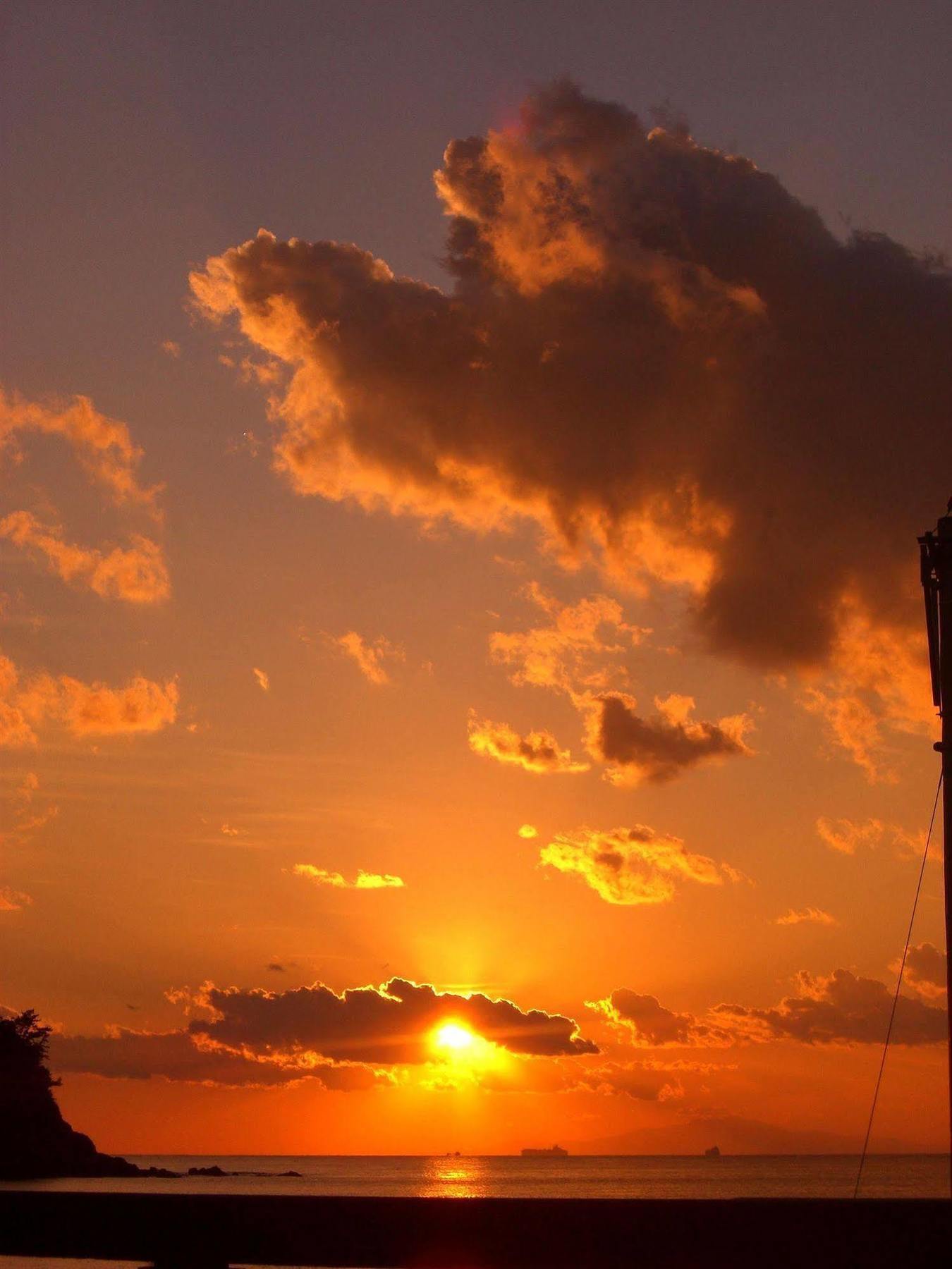 Sunset Breeze Hota Bed & Breakfast Kyonan Bagian luar foto